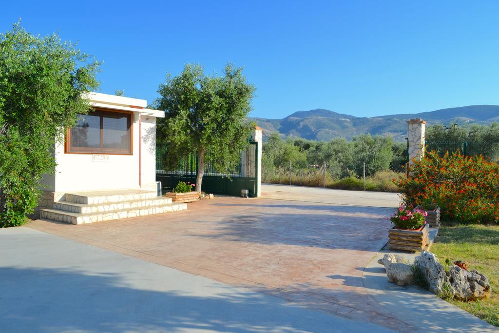 Agriturismo Antichi Ulivi Маттіната Екстер'єр фото